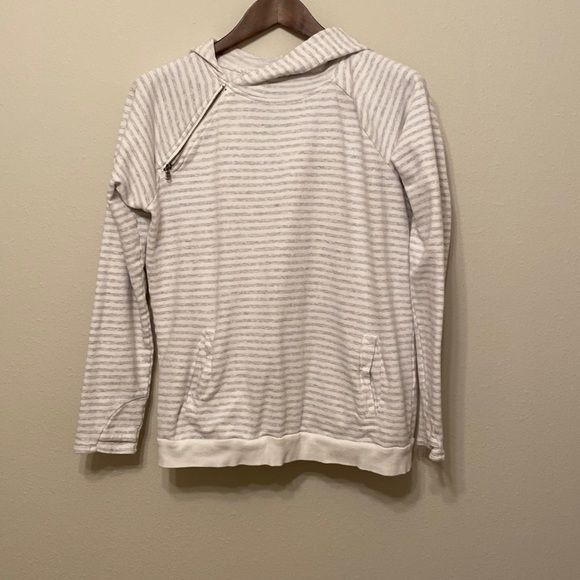 Cable & Gauge Tops Cable And Gauge White Hoodie With Grey Stripes